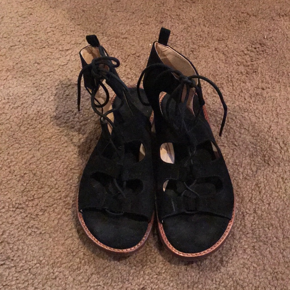 Black Chinese Laundry Sandals